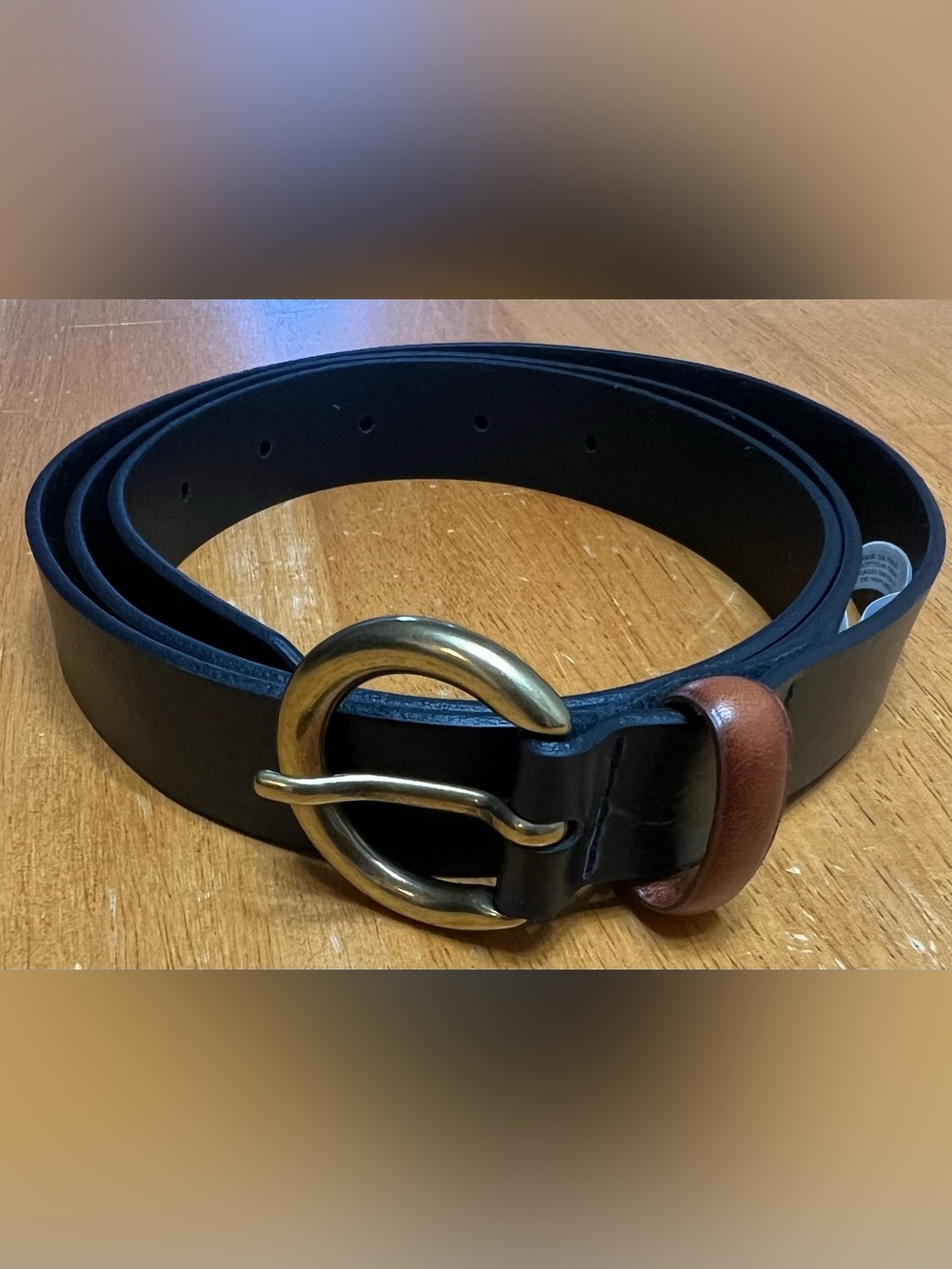 Levi's Women's Made in Italy 100% Bovine Leather Brown Belt, size 42.